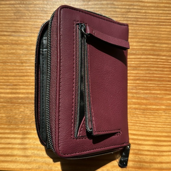 Magenta wallet NWOT - Picture 4 of 5